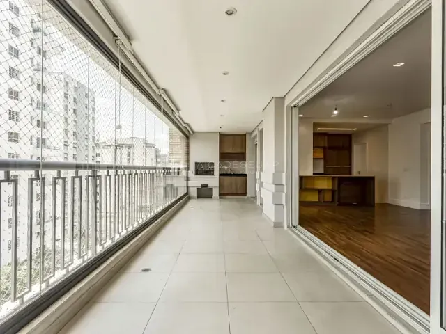 Apartamento 3 quartos e 4 banheiros, à venda, no bairro Itaim Bibi em São Paulo