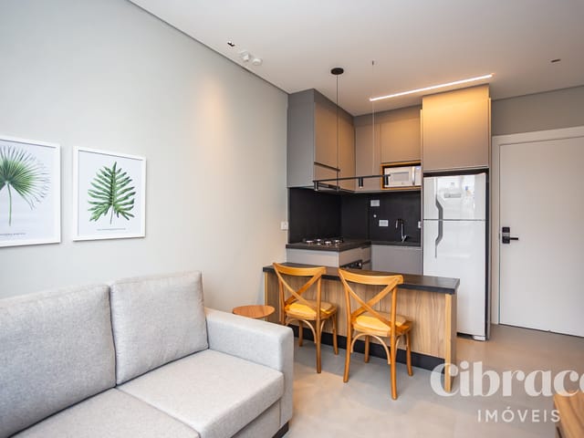 Apartamento 1 quarto e 1 banheiro, para alugar, no bairro Bigorrilho em Curitiba
