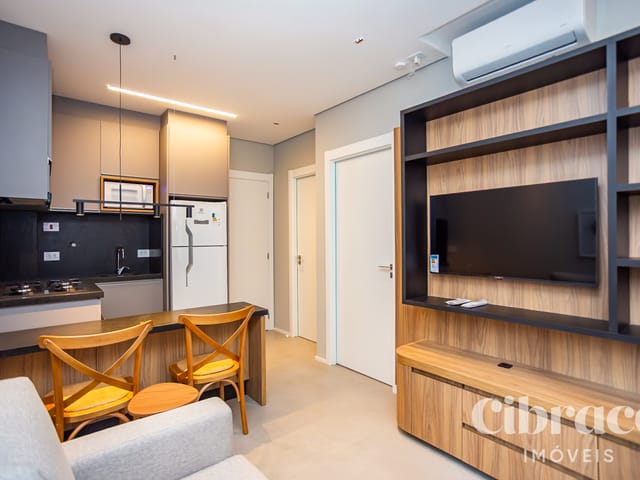 Apartamento 1 quarto e 1 banheiro, para alugar, no bairro Bigorrilho em Curitiba