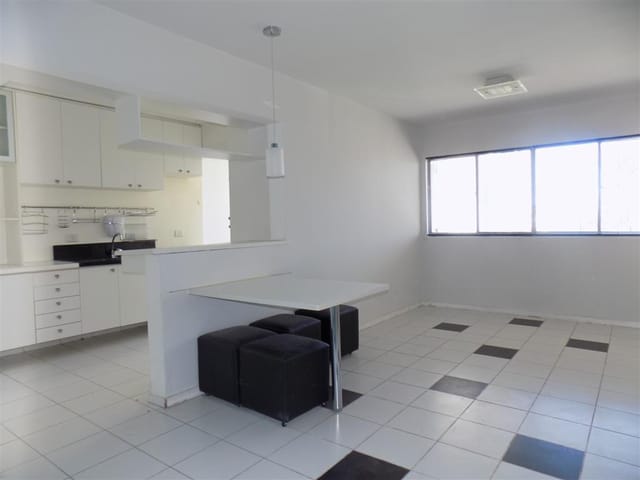 Apartamento 3 quartos e 3 banheiros, para alugar, no bairro Cristo Rei em Curitiba