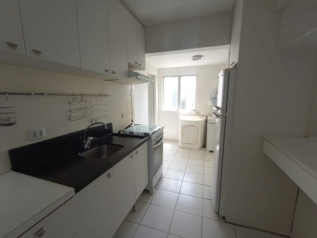 Apartamento 3 quartos e 3 banheiros, para alugar, no bairro Cristo Rei em Curitiba