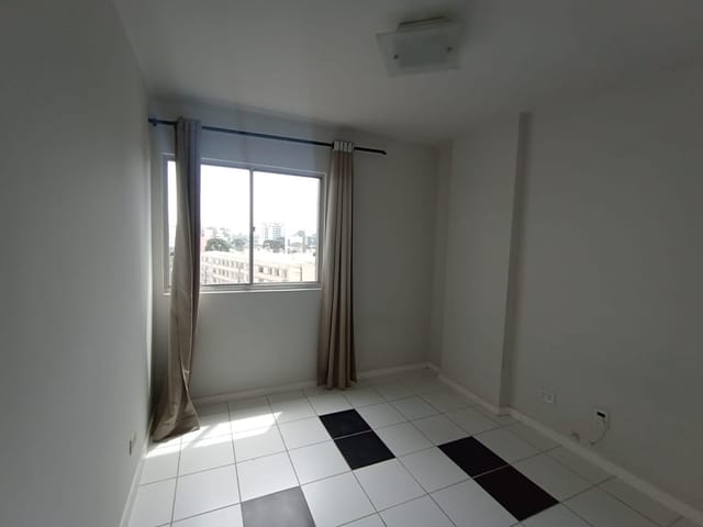 Apartamento 3 quartos e 3 banheiros, para alugar, no bairro Cristo Rei em Curitiba