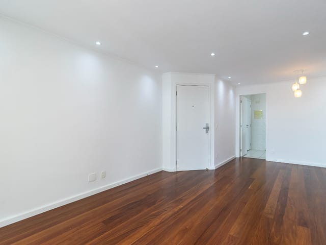 Foto do Apartamento - Apartamento tipo para venda em Saúde com 3 quartos, sendo 1 suíte, 82m² | Lares e Andares Imóveis