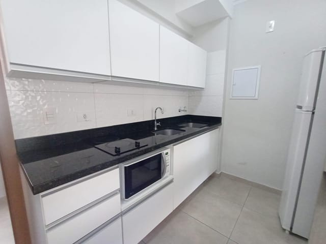 Apartamento 1 quarto e 1 banheiro, para alugar, no bairro Centro em Curitiba