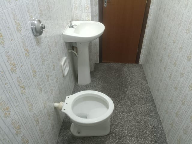 Apartamento 2 quartos e 1 banheiro, para alugar, no bairro Tarumã em Curitiba