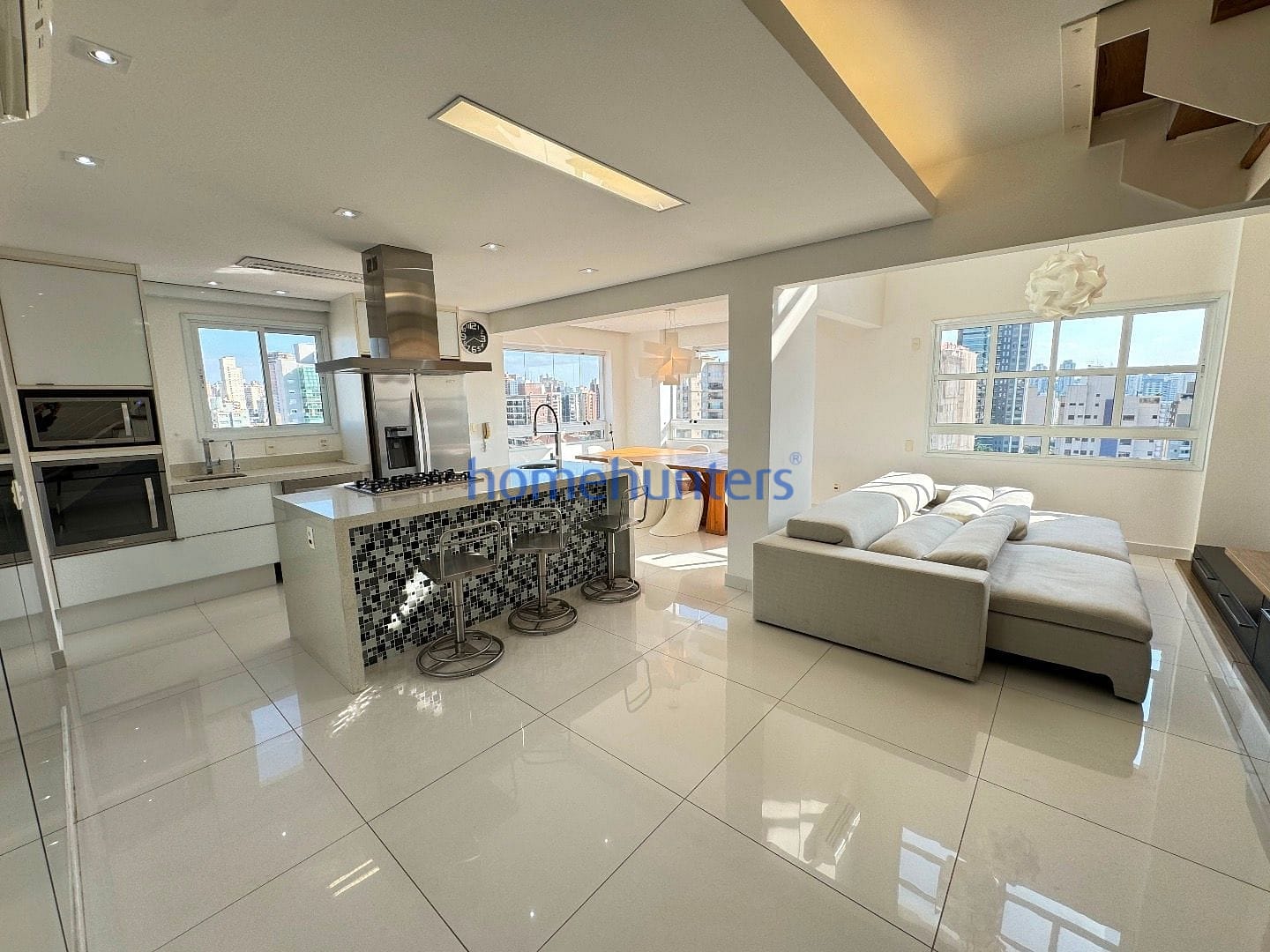 Apartamento à venda e aluguel com 2 quartos, 104m² - Foto 1