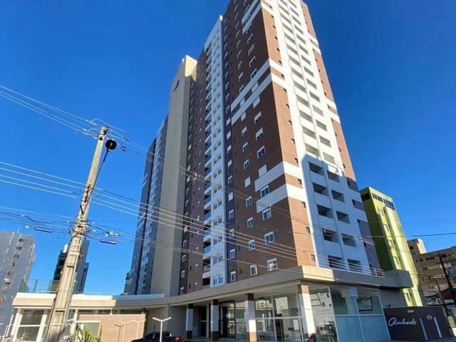Locação - Apartamento com 3 quartos (sendo 1 suíte), 2 vagas, Sacada com churrasqueira, Edifício Rembrandt, Centro.