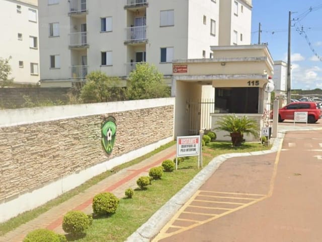 Apartamento à Venda no Condomínio Campo Alegre, com 2 Quartos e Sacada com Churrasqueira
