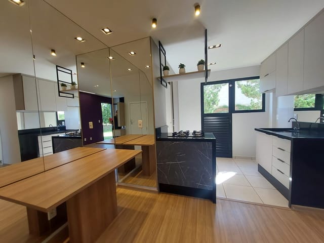 Venda - Apartamento Semimobiliado com 2 quartos, Condomínio Inova, Uvaranas.