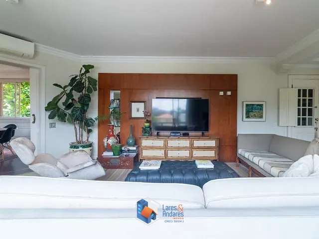 Apartamento com 251m² 4 quartos e 3 banheiros, à venda, no bairro Real Parque em São Paulo