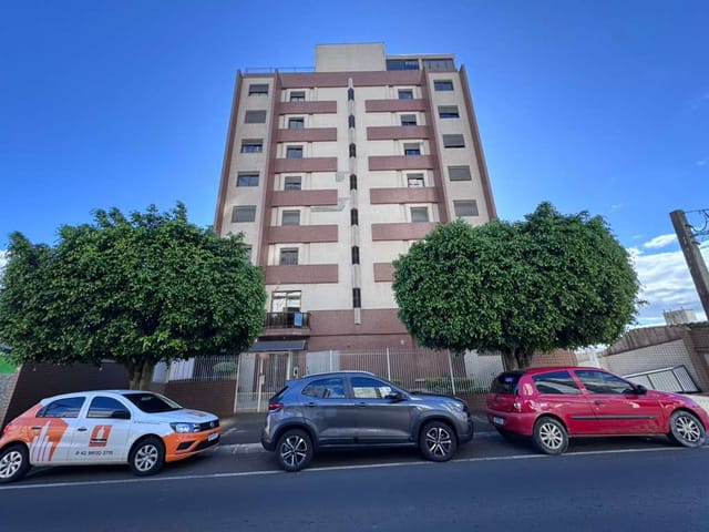 Locação - Apartamento Semimobiliado, 2 quartos sendo 1 suíte, 2 vagas, Edifício Belvedere, Centro.