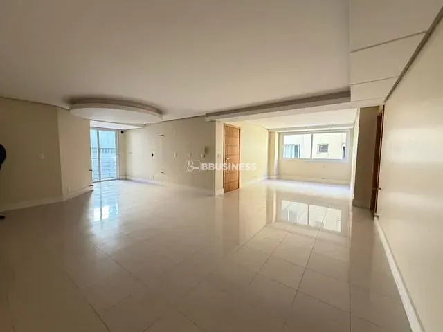 Apartamento 3 quartos e 3 banheiros, à venda, no bairro Pio X em Caxias do Sul