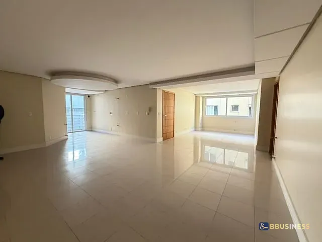 Apartamento 3 quartos e 3 banheiros, à venda, no bairro Pio X em Caxias do Sul
