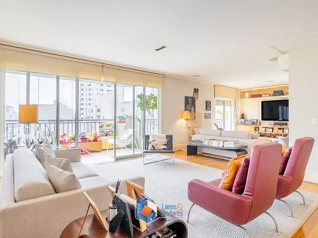 Apartamento com 210m² 3 quartos e 4 banheiros, à venda, no bairro Higienópolis em São Paulo