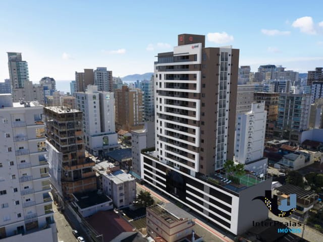 Apartamento à venda, no bairro Meia Praia em Itapema