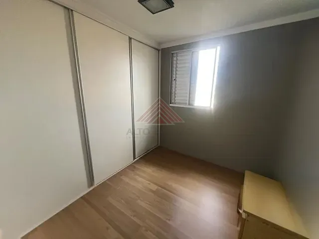 Apartamento com 55m² 2 quartos e 1 banheiro, para alugar, no bairro Parque São Vicente em Mauá