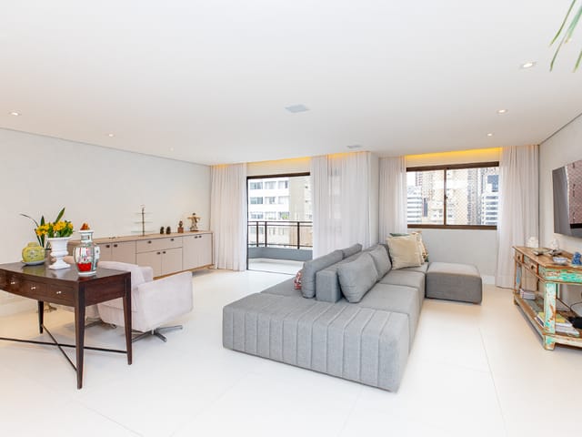 Foto do Apartamento - Apartamento tipo para venda em Jardim Europa com 4 quartos, sendo 3 suítes, 197m² | Lares e Andares Imóveis