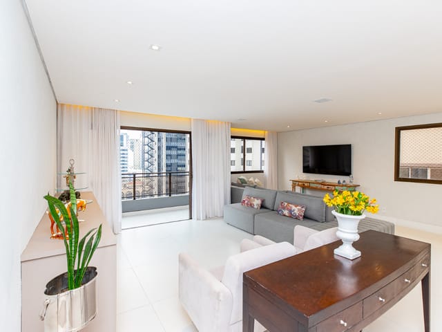 Foto do Apartamento - Apartamento tipo para venda em Jardim Europa com 4 quartos, sendo 3 suítes, 197m² | Lares e Andares Imóveis