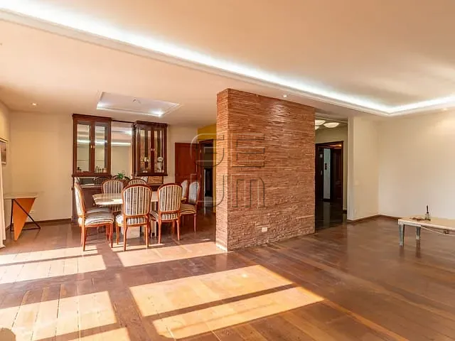 Apartamento com 565m² 4 quartos e 4 banheiros, à venda ou para alugar, no bairro Centro em Londrina