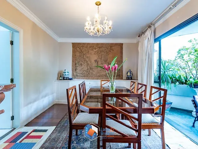 Apartamento com 200m² 4 quartos e 5 banheiros, à venda, no bairro Vila Andrade em São Paulo