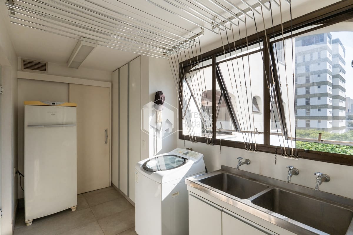 Apartamento à venda com 3 quartos, 232m² - Foto 41