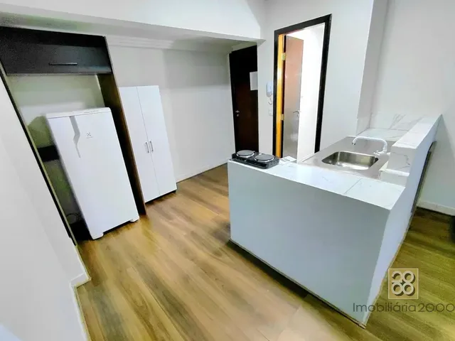 Apartamento 1 quarto e 1 banheiro, para alugar, no bairro Centro em Curitiba
