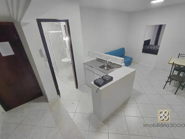 Apartamento 1 quarto e 1 banheiro, para alugar, no bairro Centro em Curitiba