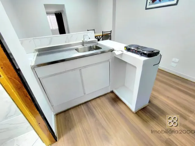Apartamento 1 quarto e 1 banheiro, para alugar, no bairro Centro em Curitiba