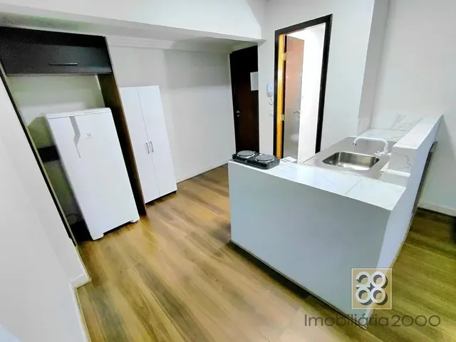 Apartamento 1 quarto e 1 banheiro, para alugar, no bairro Centro em Curitiba