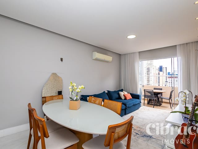 Apartamento 3 quartos e 2 banheiros, à venda, no bairro Centro em Curitiba