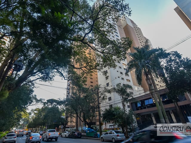 Apartamento 3 quartos e 2 banheiros, à venda, no bairro Agua verde em Curitiba