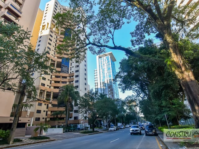 Apartamento 3 quartos e 2 banheiros, à venda, no bairro Agua verde em Curitiba