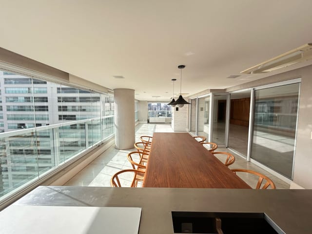 Foto do Apartamento - Apartamento tipo para venda em Moema com 3 quartos, sendo 3 suítes, 335m² | Lares e Andares Imóveis