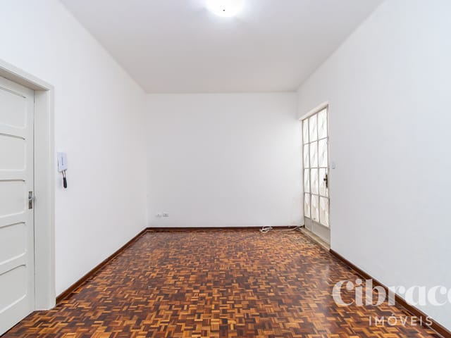 Apartamento 3 quartos e 1 banheiro, para alugar, no bairro Centro em Curitiba