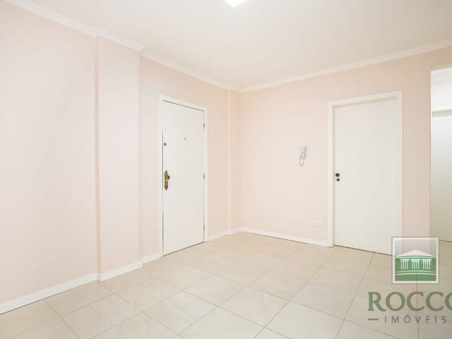 Apartamento 2 quartos e 1 banheiro, à venda, no bairro Água Verde em Curitiba