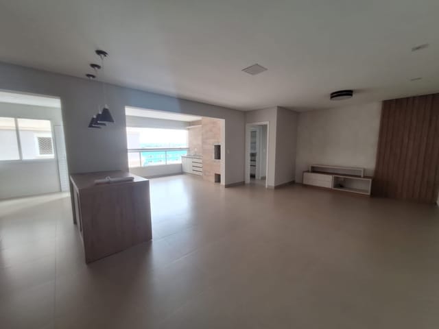 Locação - Apartamento com 3 quartos (sendo 1 suíte), 2 vagas, Próximo ao Balaroti, Uvaranas.