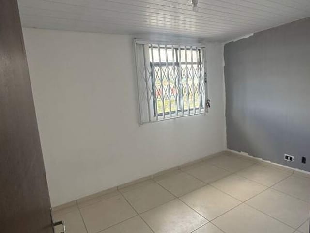 Apartamento 2 quartos e 1 banheiro, para alugar, no bairro GUABIROTUBA em Curitiba