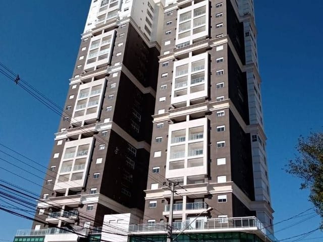 Locação - Apartamento com 2 quartos (sendo 1 suíte), 1 vaga, Sacada com churrasqueira, Edifício Evolution Towers, Centro.
