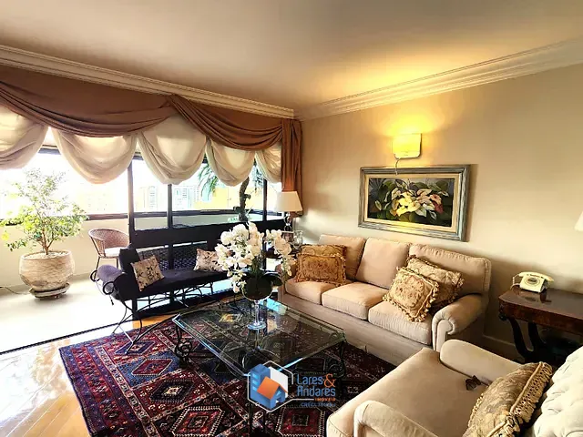Apartamento com 198m² 4 quartos e 6 banheiros, à venda, no bairro Moema em São Paulo
