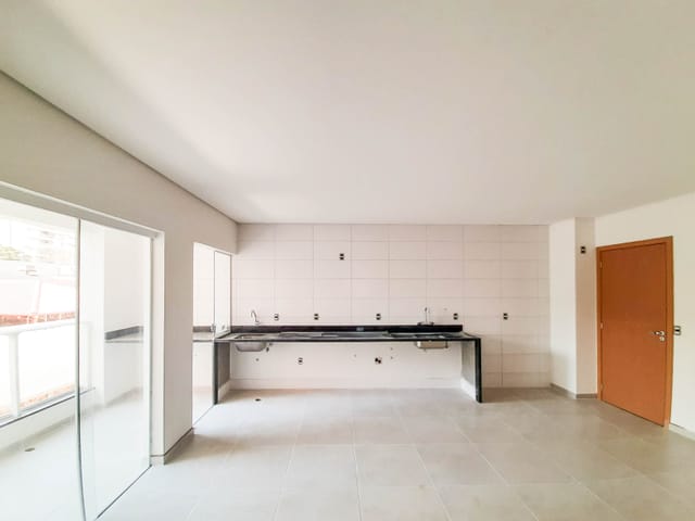 Foto do Apartamento - Apartamento à venda, no Centro - Vila Ipiranga - Edifício Spezia - 2 Quartos sendo 1 suíte - Sacada - 1 Vaga de Garagem - Nunca Habitado | Guepardo Imob