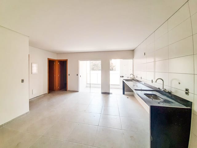 Foto do Apartamento - Apartamento à venda, no Centro - Vila Ipiranga - Edifício Spezia - 2 Quartos sendo 1 suíte - Sacada - 1 Vaga de Garagem - Nunca Habitado | Guepardo Imob