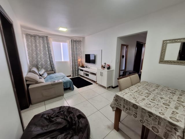 Locação - Apartamento Semimobiliado com 3 quartos, 1 vaga, Próximo à UEPG Central, Centro.