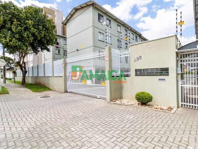 Apartamento 2 quartos e 1 banheiro, para alugar, no bairro Capão Raso em Curitiba
