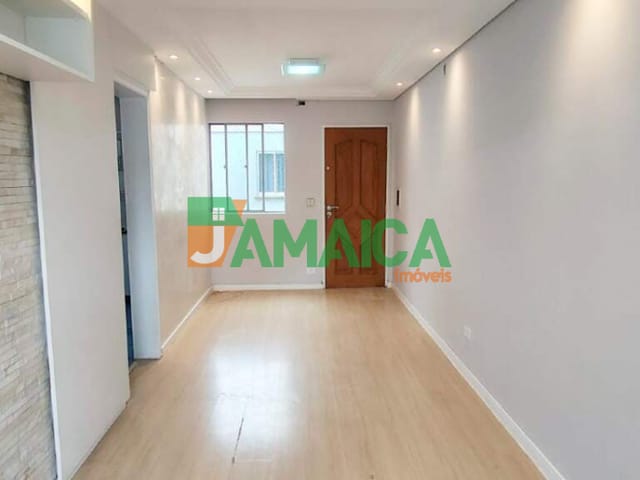 Apartamento 2 quartos e 1 banheiro, para alugar, no bairro Capão Raso em Curitiba