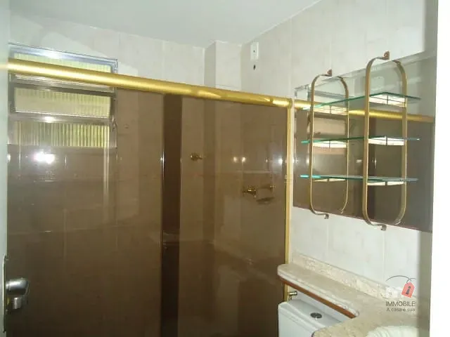 Apartamento 1 quarto e 1 banheiro, à venda ou para alugar, no bairro Bingen em Petrópolis