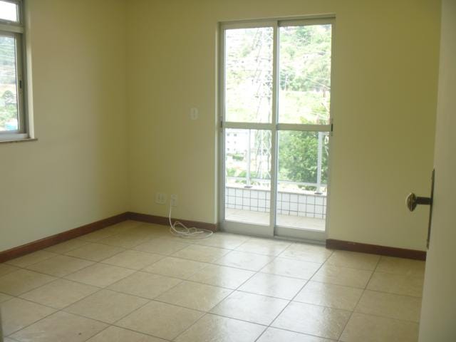 Apartamento 2 quartos e 1 banheiro, para alugar, no bairro Cascatinha em Petrópolis