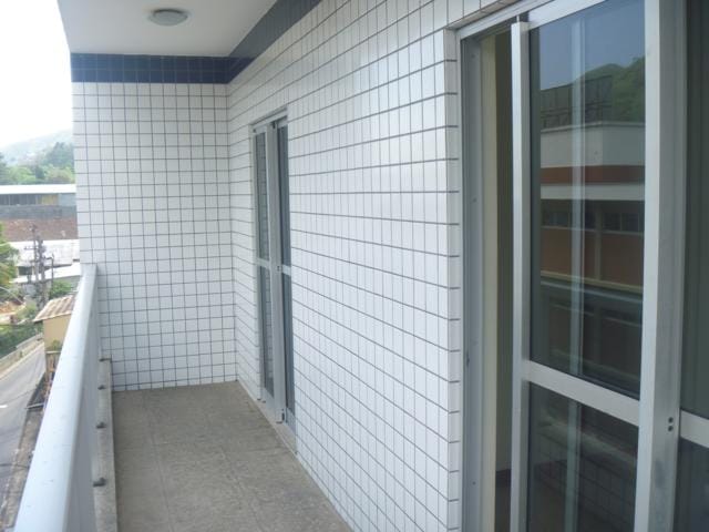 Apartamento 2 quartos e 1 banheiro, para alugar, no bairro Cascatinha em Petrópolis