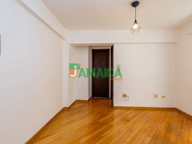 Apartamento 1 quarto e 1 banheiro, para alugar, no bairro CRISTO REI em Curitiba