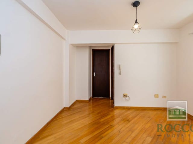 Apartamento 1 quarto e 1 banheiro, para alugar, no bairro CRISTO REI em Curitiba