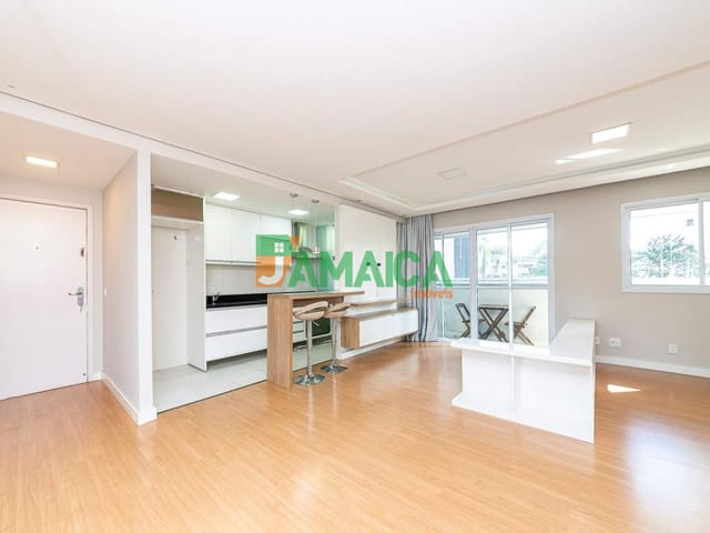 Apartamento 2 quartos e 3 banheiros, para alugar, no bairro CRISTO REI em Curitiba